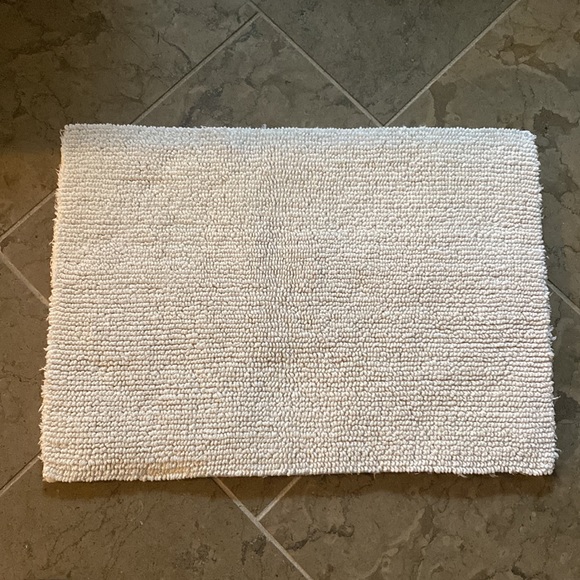 Set of 3 Bright White Fluffy Bath Mats - Picture 4 of 5